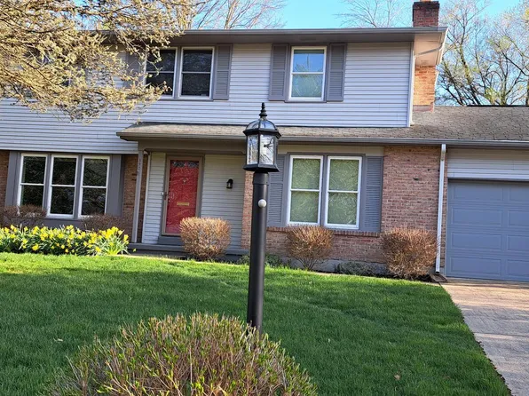 390 Briar Ln, Newark, DE 19711
