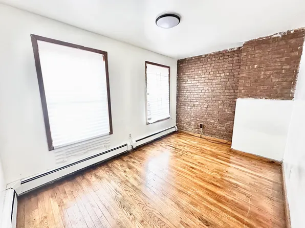 10 Jewett Avenue image 8 of 10