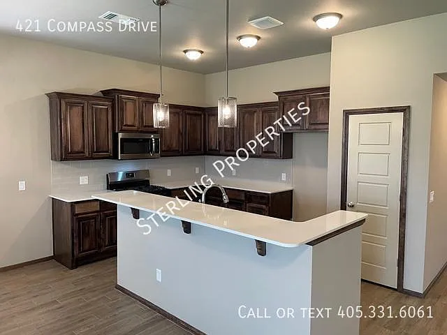 421 Compass Dr — Photo 10