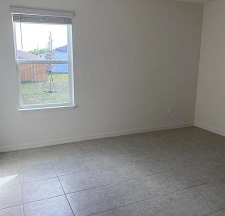 4th image of 2281 SE Mandrake Cir