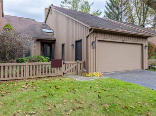 30 Circle Wood Rd, Rochester, NY 14625