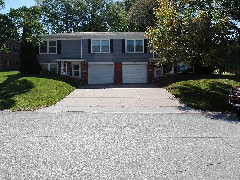 412 11th Ave W