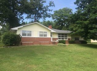 11052 Country Club Rd, Lawrenceville, IL 62439