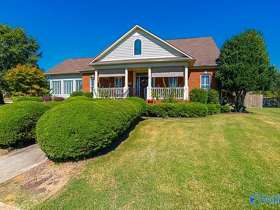 2nd image of 4901 Saddle Ridge Dr SE