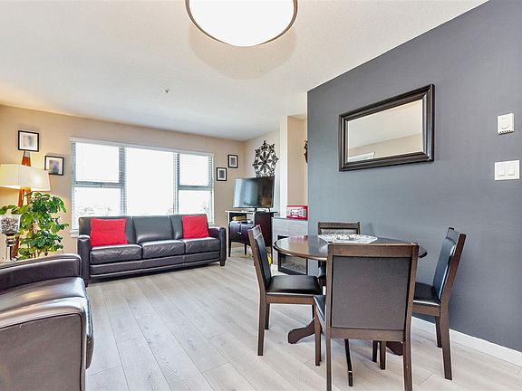 5th image of 415 E Columbia St #501