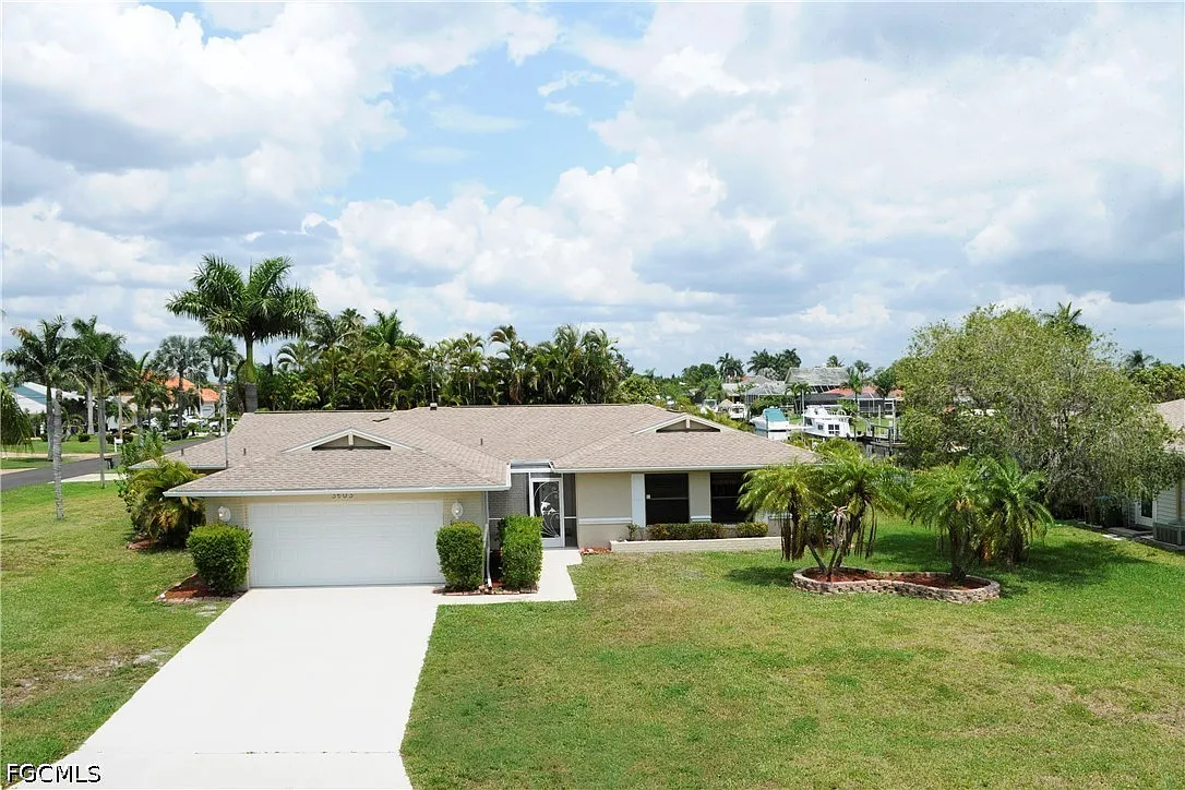 3 bed, 3.0 bath, 2042 sqft, $3,000 — Photo 2