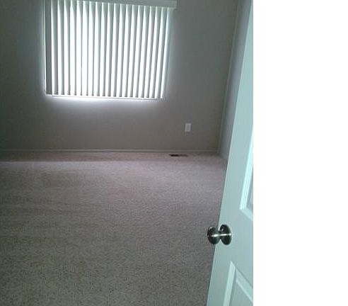 3rd image of 11808 Hawaii Dr