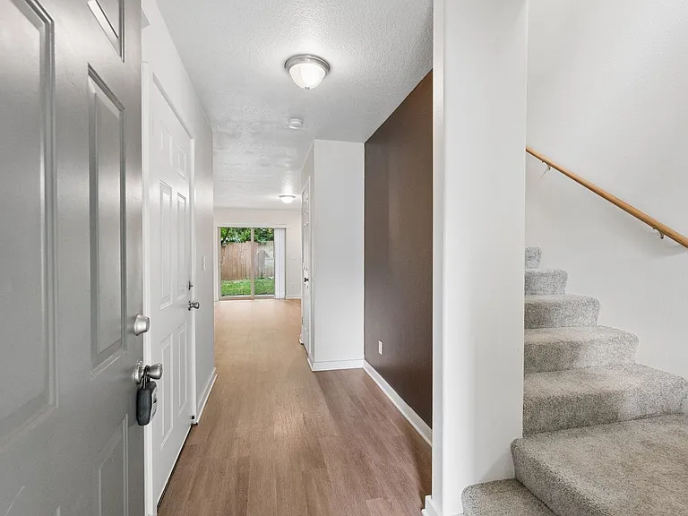 Roberts Court Townhomes — Photo 82