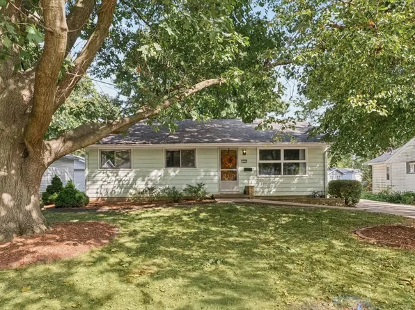 1200 Patton Pl, Urbana, IL 61801