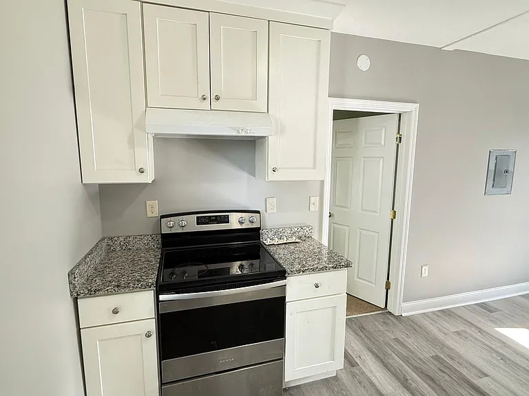 152 Pearl St #2 — Photo 2