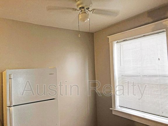 4th image of 5018 Lindenwood Ave Floor 1
