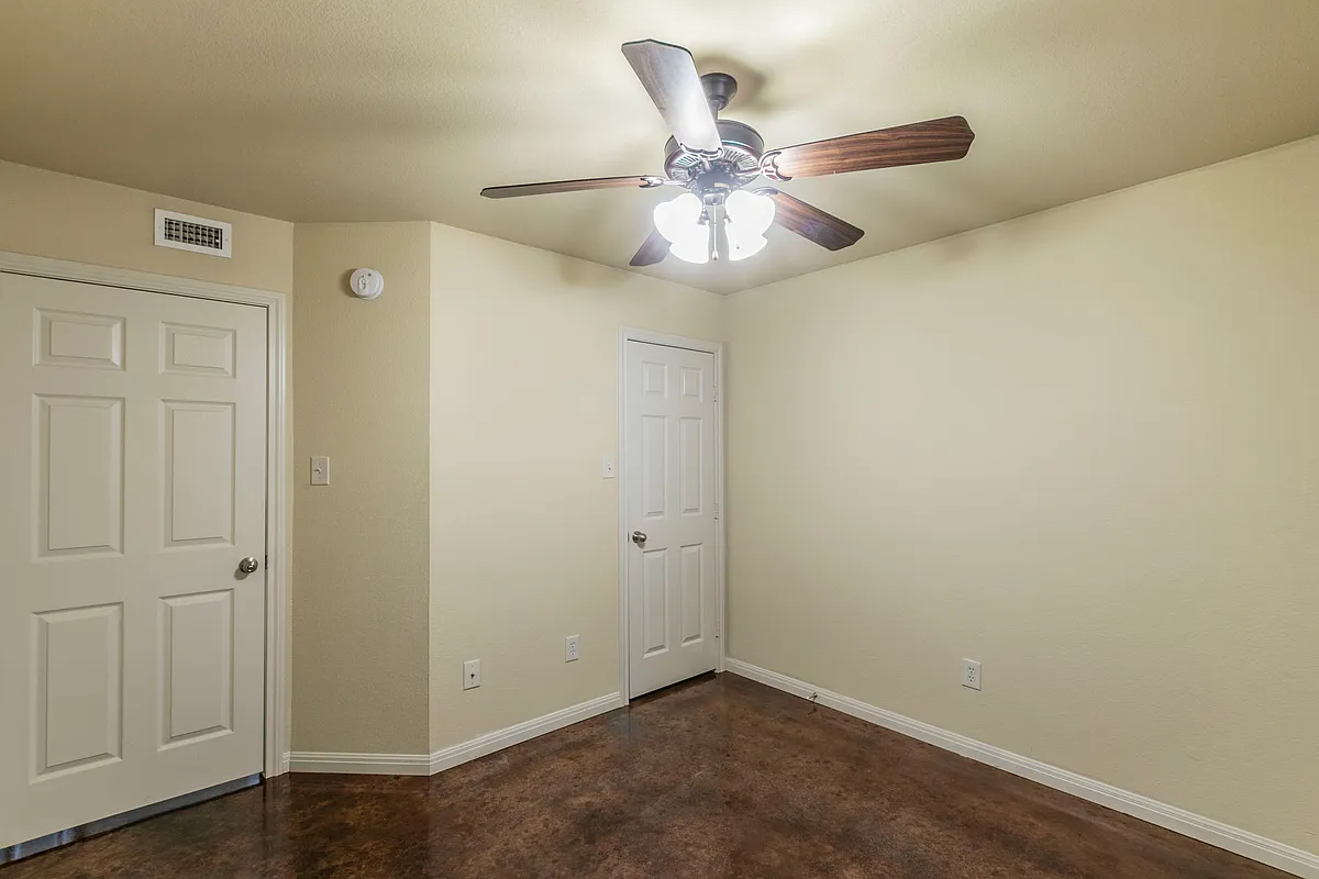 Building Photo - 123 Meadow Park Cir
