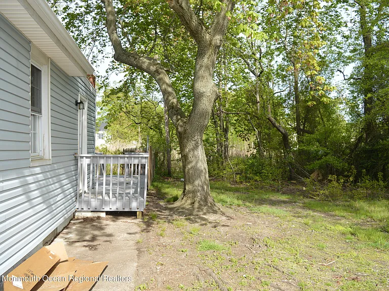 186 S Park Ave — Photo 32