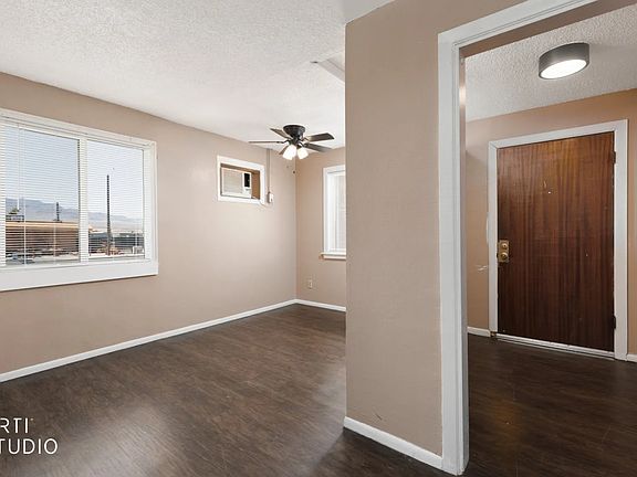 3rd image of 233 W Mesquite Blvd