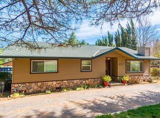 20467 Lakeview Dr, Lakehead, CA 96051