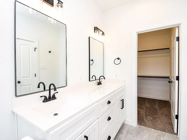6828 Liverpool St — Photo 28