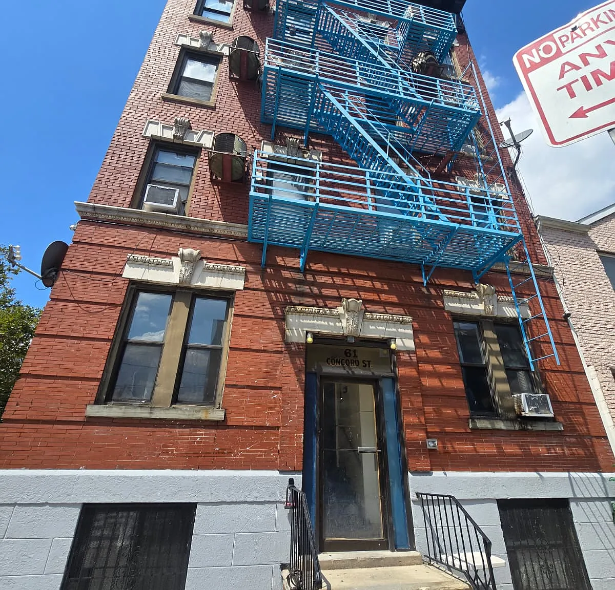 1 bed, $2,100 — Photo 1