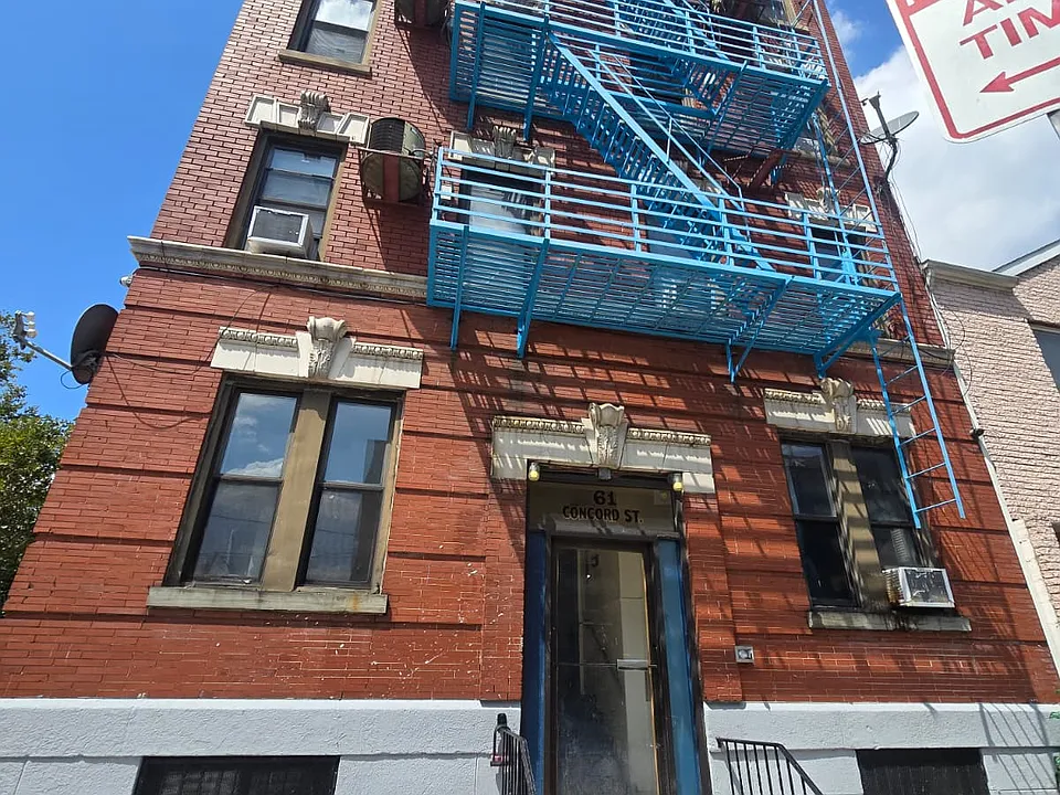 61 Concord St #1A