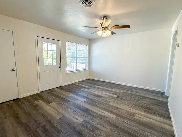 4302 NW Pollard Ave — Photo 6