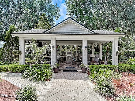 5th image of 3957 SUSAN Drive