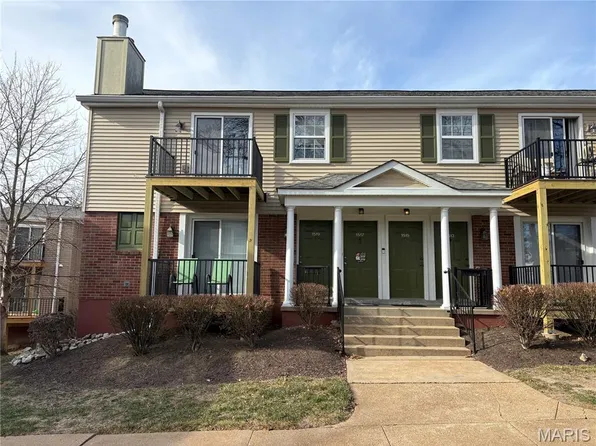 1519 E Swan Cir, Saint Louis, MO 63144