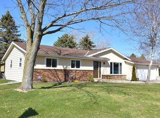 424 Lisa Cir, Belgium, WI 53004