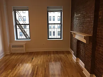 Rented by Metropolis Real Estate of Manhattan