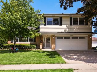 803 S Carol Ln, Mount Prospect, IL 60056