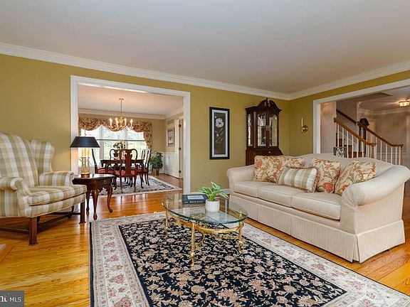 4th image of 2431 Munford Dr