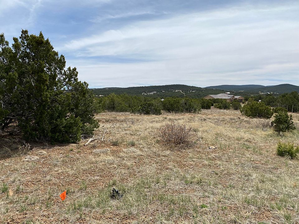 2nd image of 4B Sedillo Hill Rd
