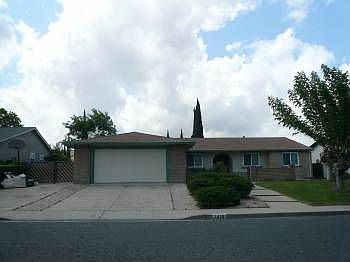 1st image of 1618 Woodland Dr