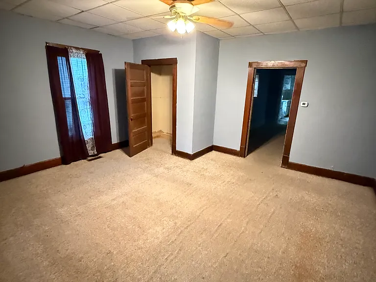 564 S Court St — Photo 5