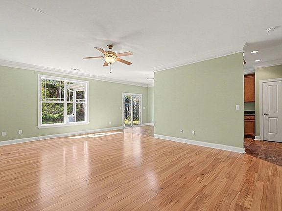 3rd image of 164 Midwood Rd