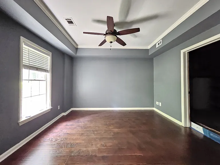 450 Eastbourne Way — Photo 25