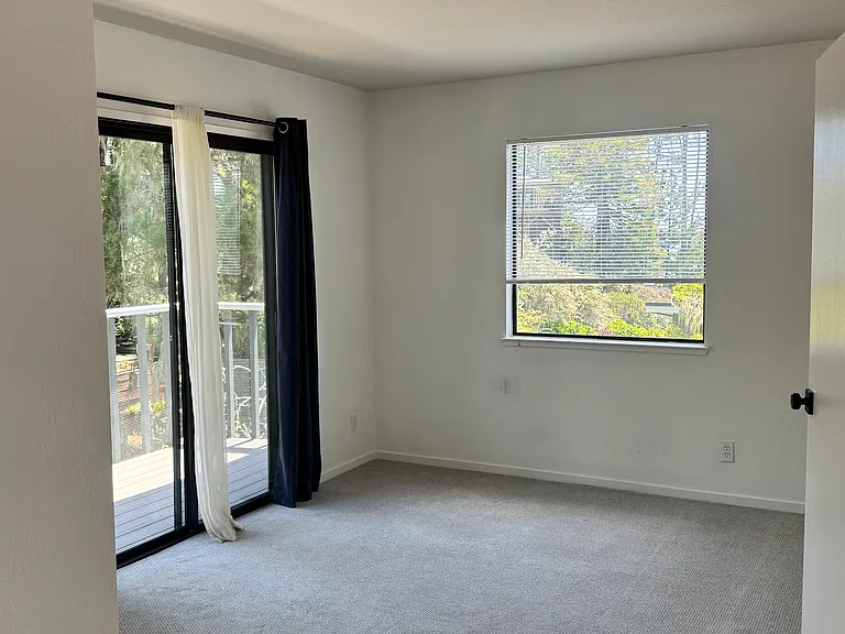 470 Avenue Portola — Photo 13