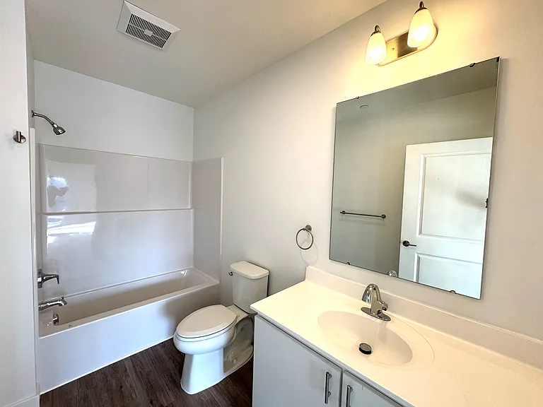 915 N Broad St #705 — Photo 14