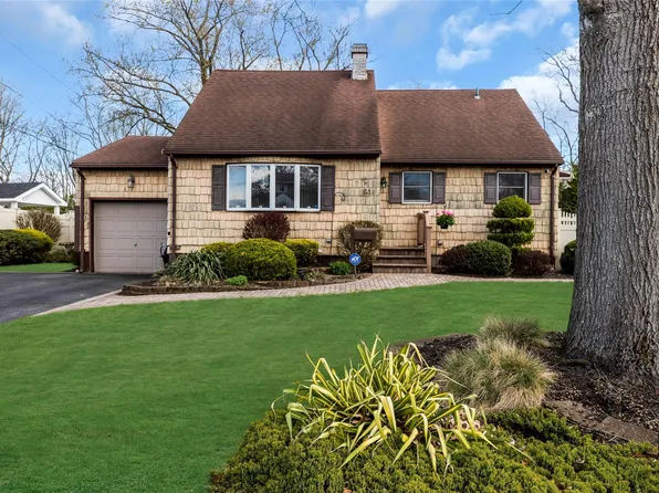 41 Millford Lane, Centereach, NY 11720