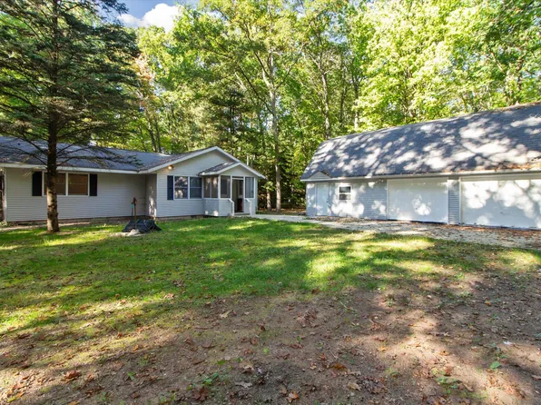 878 N Wolf Dr, Baldwin, MI 49304