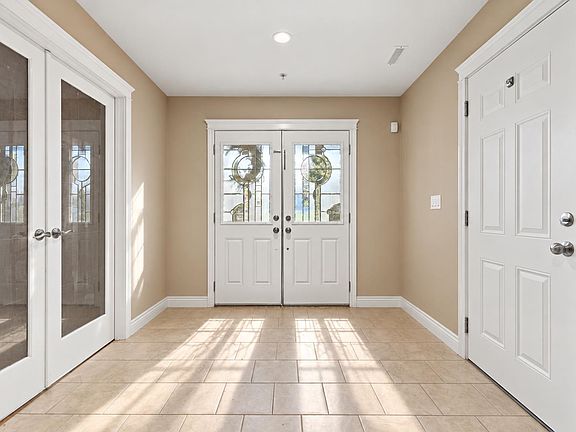 5th image of 21492 Donovan Ave
