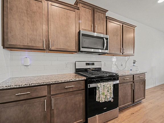 5th image of 1613 Grand Villa St