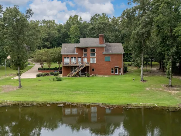 65 Olympic Dr, Wetumpka, AL 36093