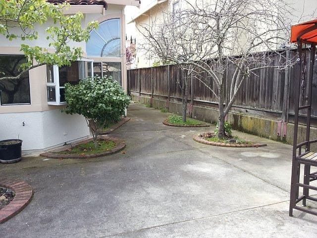 2nd image of 7668 Pineville Cir