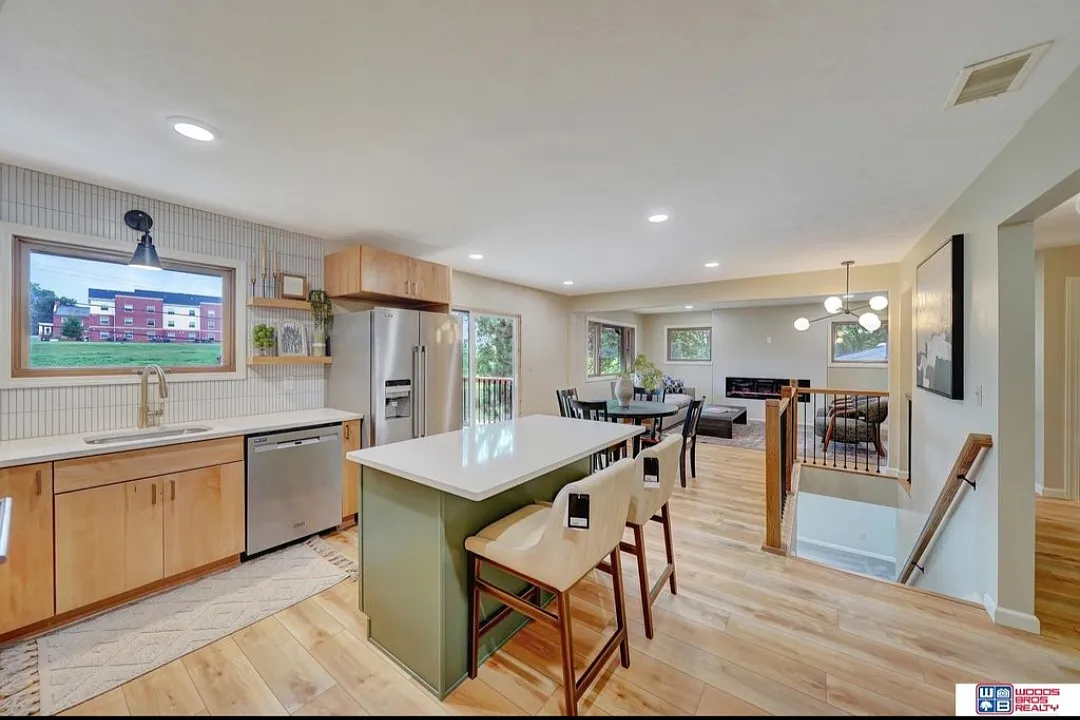 3 bed, 2030 sqft, $2,800 — Photo 1