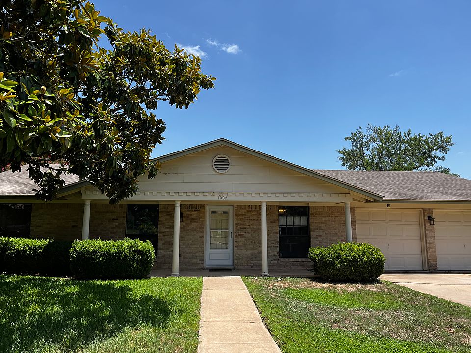 1st image of 1002 Fall Creek Dr