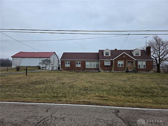 2nd image of 872 N Sulphur Springs Rd
