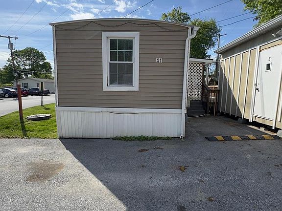 3rd image of 41 Dillan Dr
