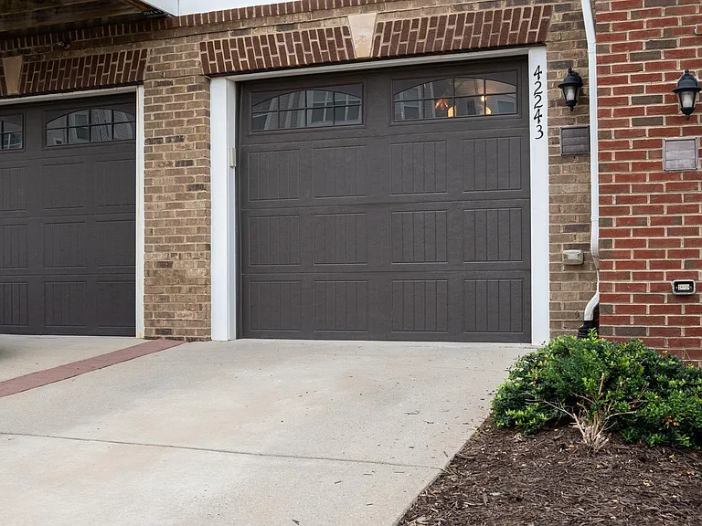 42243 Canary Grass Sq — Photo 82