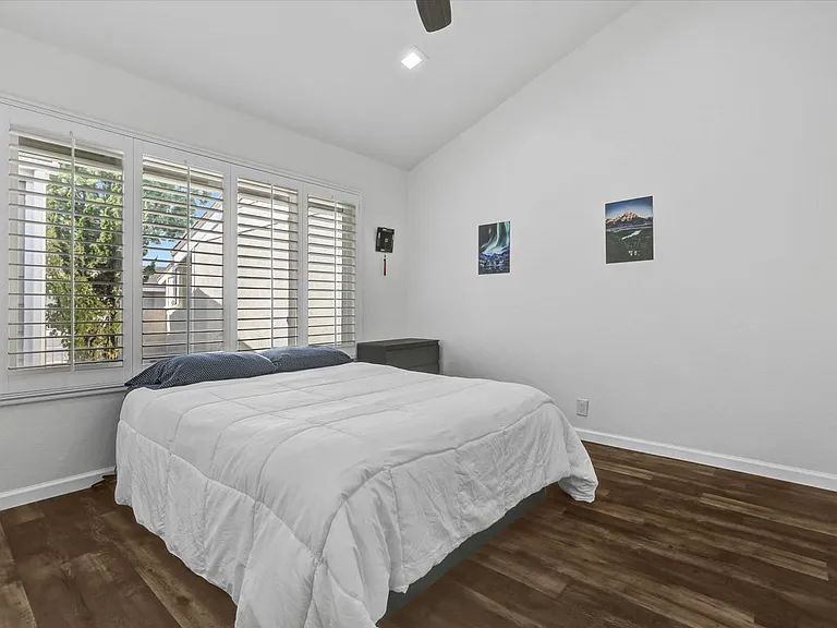 5 Fernbank — Photo 15