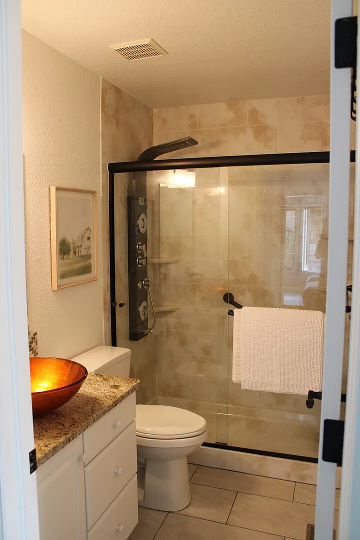 Beautiful and modern townhome close to medical centers — Photo 4
