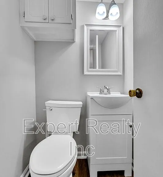 822 Linbard Ln — Photo 16